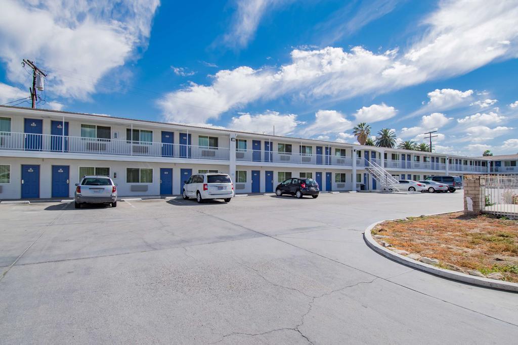Motel 6-San Bernardino, Ca - Downtown Dış mekan fotoğraf