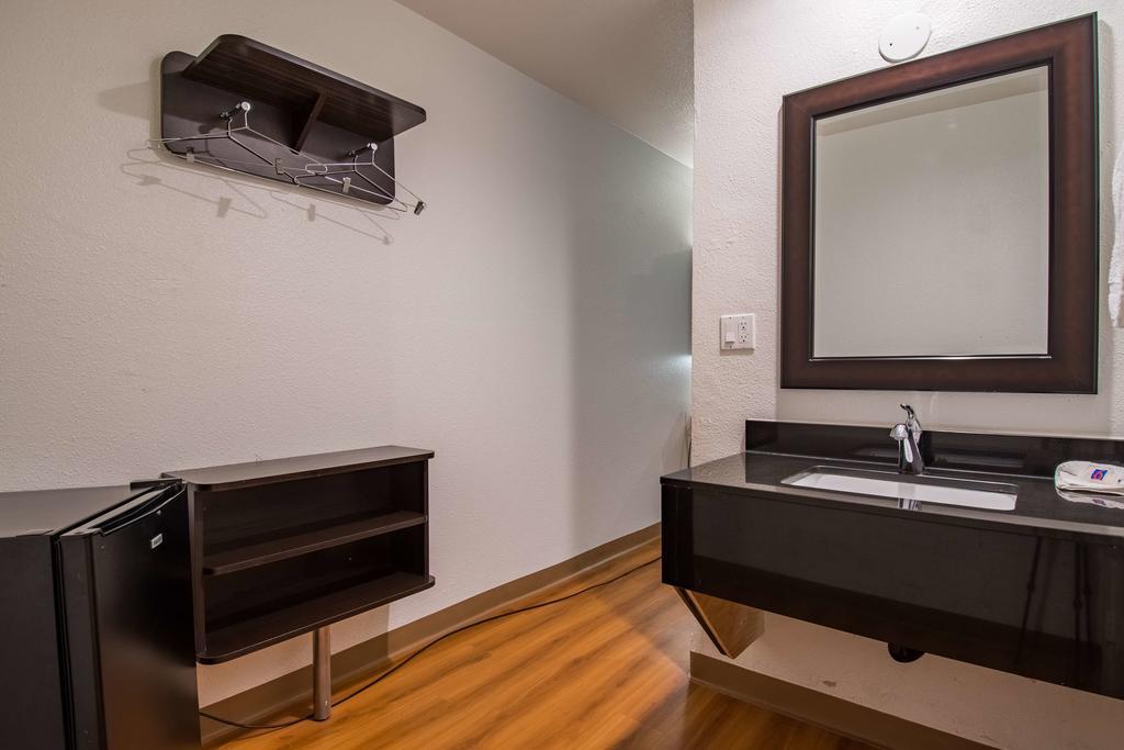 Motel 6-San Bernardino, Ca - Downtown Dış mekan fotoğraf