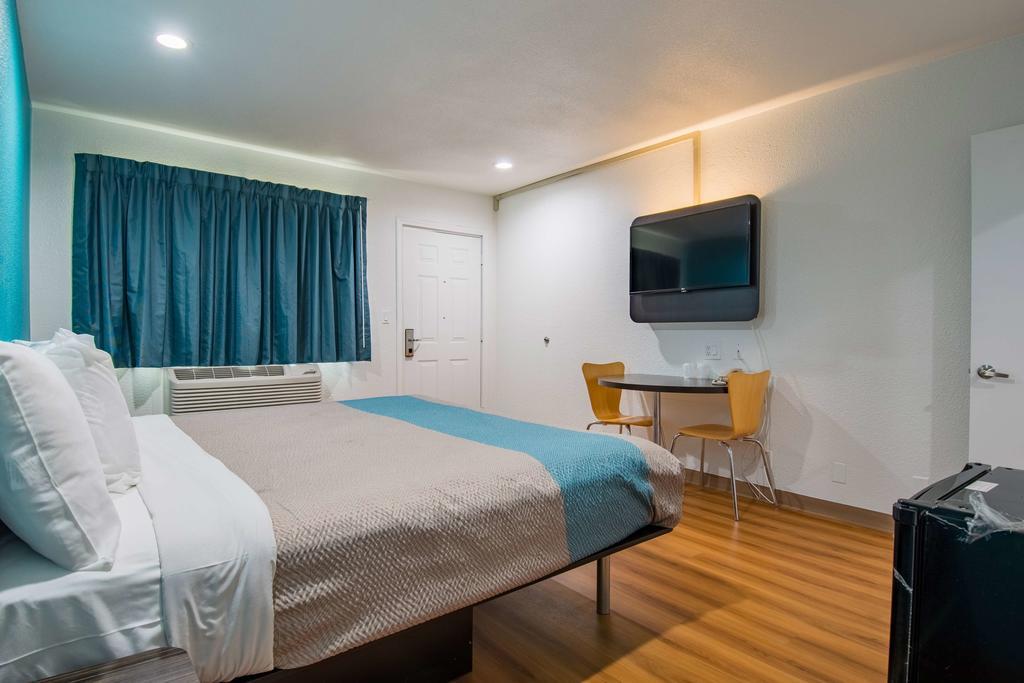 Motel 6-San Bernardino, Ca - Downtown Dış mekan fotoğraf